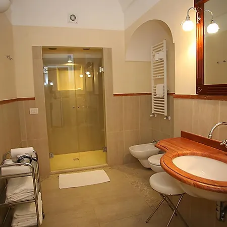 Palazzo Iaquinto * Santa Maria di Castellabate