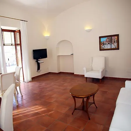 Palazzo Iaquinto * Santa Maria di Castellabate