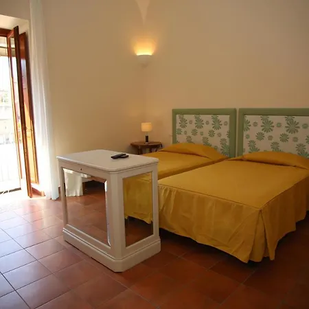 Palazzo Iaquinto * Santa Maria di Castellabate